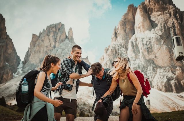 The Pros and Cons of Planning Your Next Vacation Online