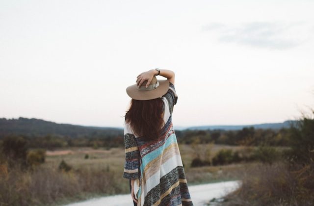 How to Keep Your Skin Healthy While on the Go