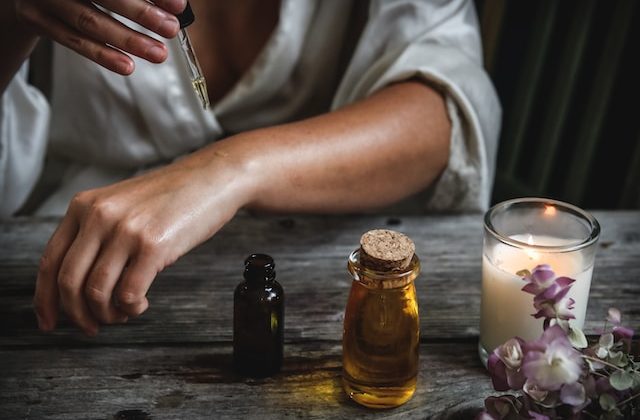 Powerful Essential Oil Blends for Mindfulness and Meditation