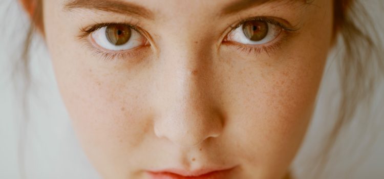 The Top Do’s and Don’ts of Treating Acne: Expert Advice for Flawless Skin