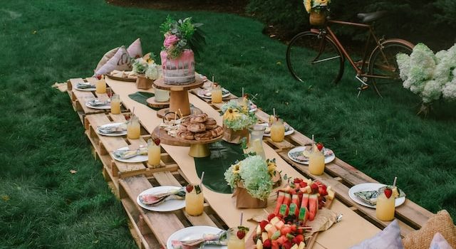Picnic Perfection: Packing Scrumptious Foods for a Fun Outdoor Meal