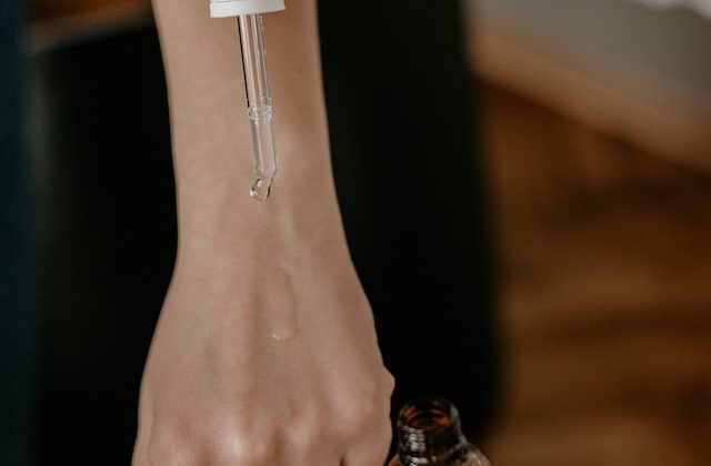 How to Incorporate Retinol into Your Sensitive Skin Care Routine