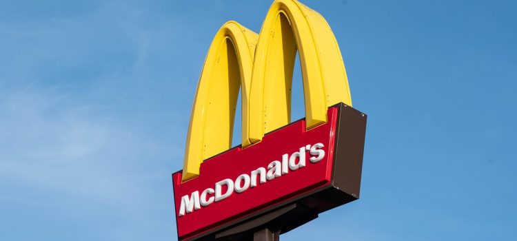 The McRib is Back: McDonald’s Delights Fans with the Revival of a Classic!