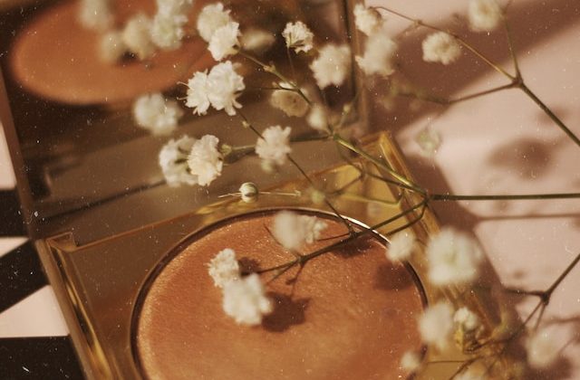 Why We’re Obsessed with Highlighting Every Part of Our Face Except Our Cheeks