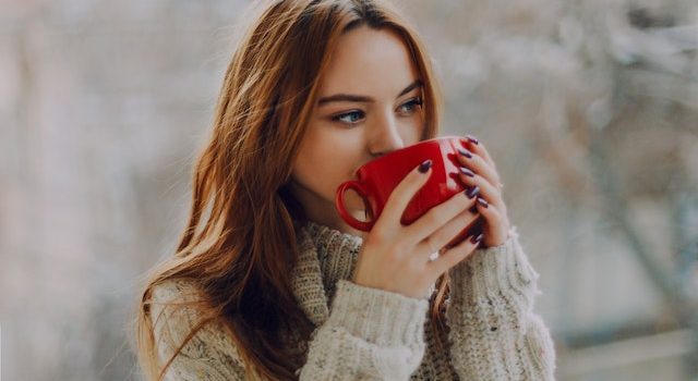 Cold Season Survival Guide: How to Treat a Cold at Home with Easy Remedies