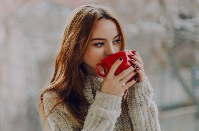 Cold Season Survival Guide: How to Treat a Cold at Home with Easy Remedies