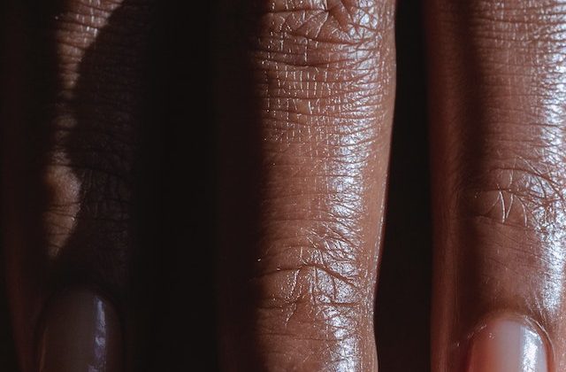 A Quick and Easy Guide to Fixing Broken Nails at Home