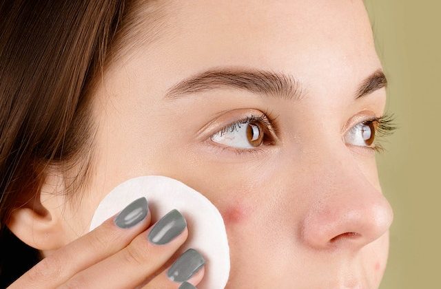 Clear Skin Ahead: A Teenager’s Guide to a Flawless Skincare Routine