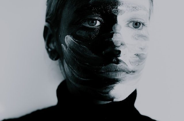 Recognizing Early Warning Signs of Bipolar Disorder