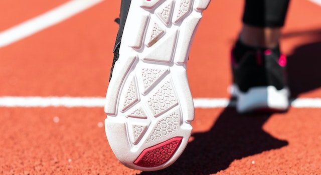 Choosing the Right Footwear for Maximum Performance in Sprinting