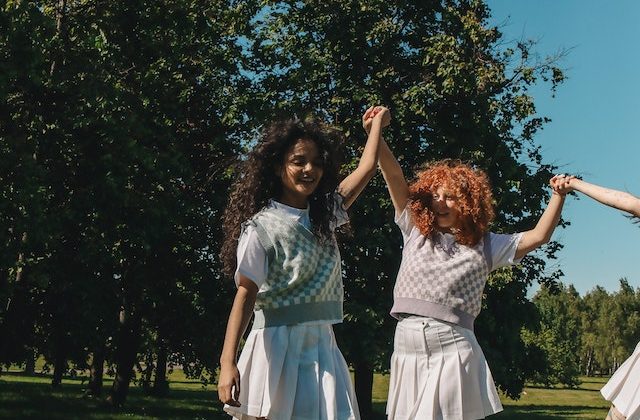 Stay Chill with Curls Exploring the Relationship Between Curly Hair and Temperature Regulation