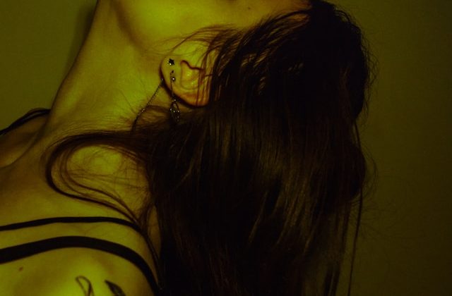 Step Up Your Makeup Game with the Indie Sleaze Trend