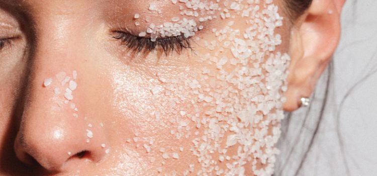 Ocean-Inspired Beauty: Does Salt Water Face Washing Work Wonders? – Expert Opinion