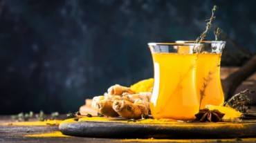 Sip to Radiance: 10 Beauty Miracles of Turmeric Water