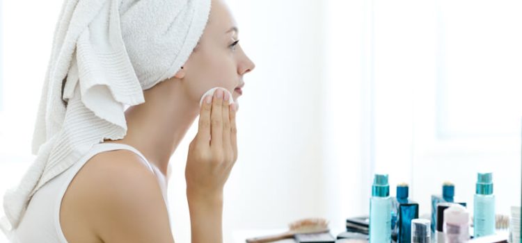 Turn Everyday Ingredients into Effective Natural Makeup Removers