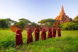  Exploring the Enchanting Wonders of Bagan, Myanmar