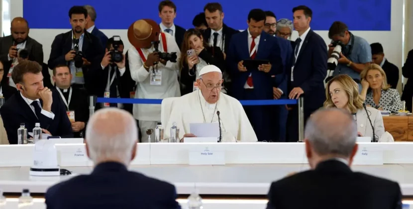 Pope Francis Warns G7 Leaders About the Risks and Responsibilities of Artificial Intelligence