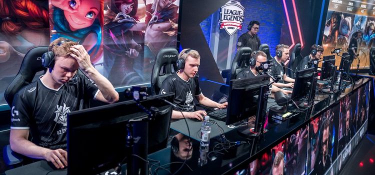 The Growth of ESports: Competitive Gaming Takes Center Stage