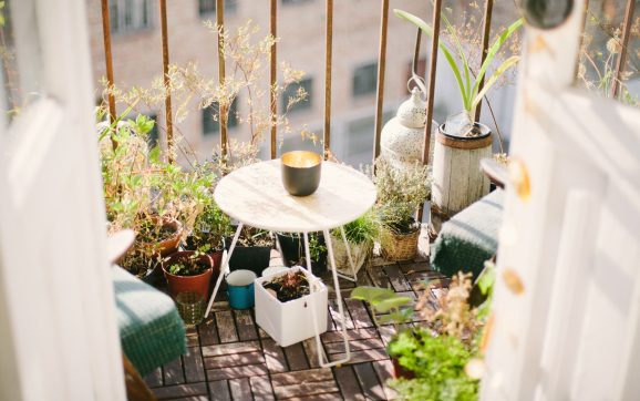 How to Create a Relaxing Balcony Space